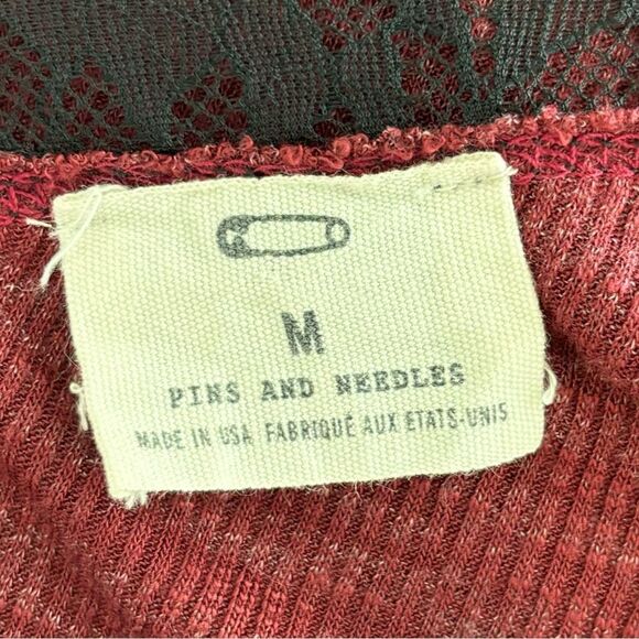 Pins & Needles Cold Shoulder Mixed Media Burgundy Lace Top Womens Medium - Picture 10 of 11